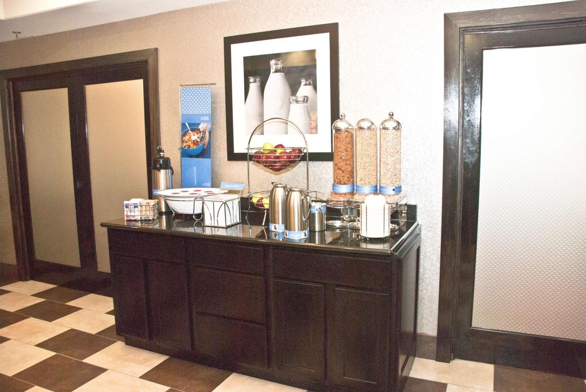 Hampton Inn Maumelle Restaurace fotografie